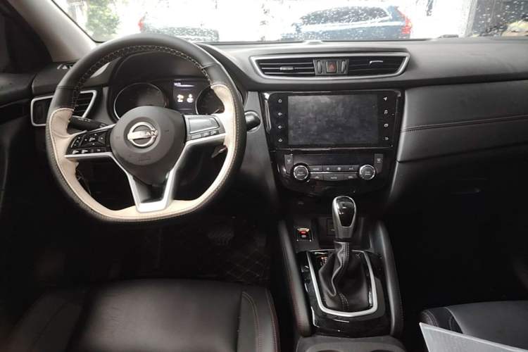 Used Nissan Qashqai 2023 Classic 2.0L CVT XV Comfort Edition Center Console