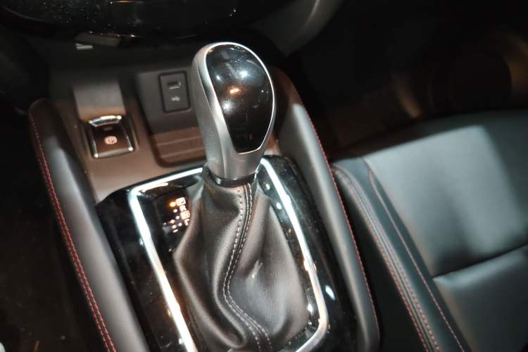 Used Nissan Qashqai 2023 Classic 2.0L CVT XV Comfort Edition Gear Lever