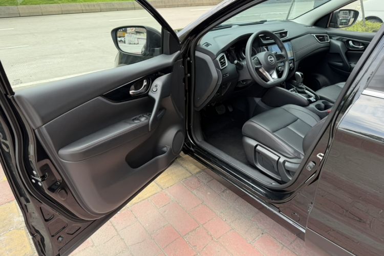 Used Nissan Qashqai 2023 Classic 2.0L CVT XV Comfort Edition Interior 4