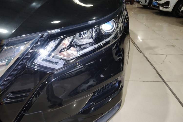 Used Nissan Qashqai 2023 Classic 2.0L CVT XV Comfort Edition Left Front Headlight