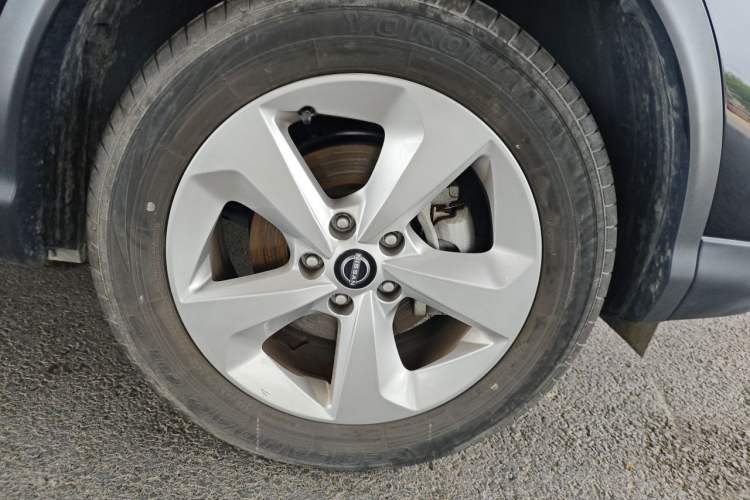 Used Nissan Qashqai 2023 Classic 2.0L CVT XV Comfort Edition Right Front Wheel Hub