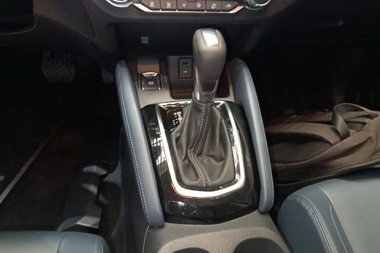 Used Nissan Qashqai 2023 Classic 2.0L CVT XV+ Leading Edition Gear Lever