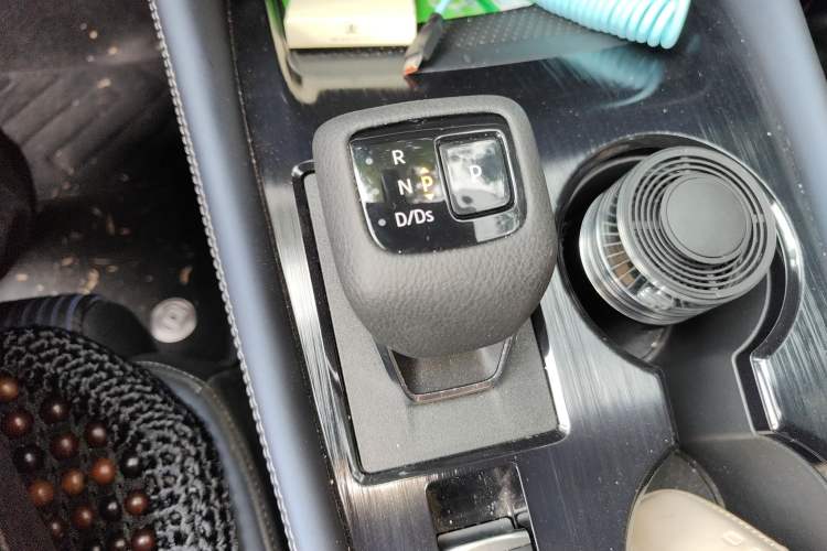 Used Nissan Qashqai 2023 1.3T CVT Navigation Edition Gear Lever
