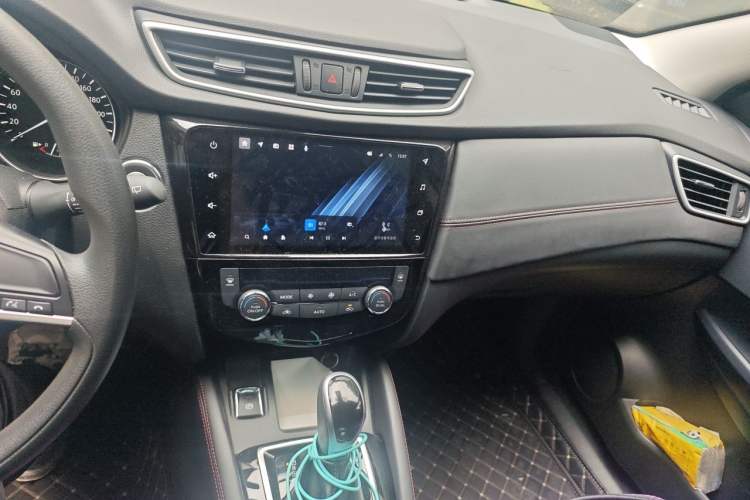 Used Nissan Qashqai 2023 Classic 2.0L CVT XV Comfort Edition Audio And AC Panel