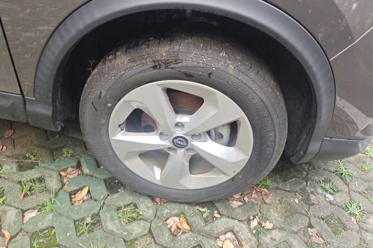 Used Nissan Qashqai 2023 Classic 2.0L CVT XV Comfort Edition Right Front Wheel Hub