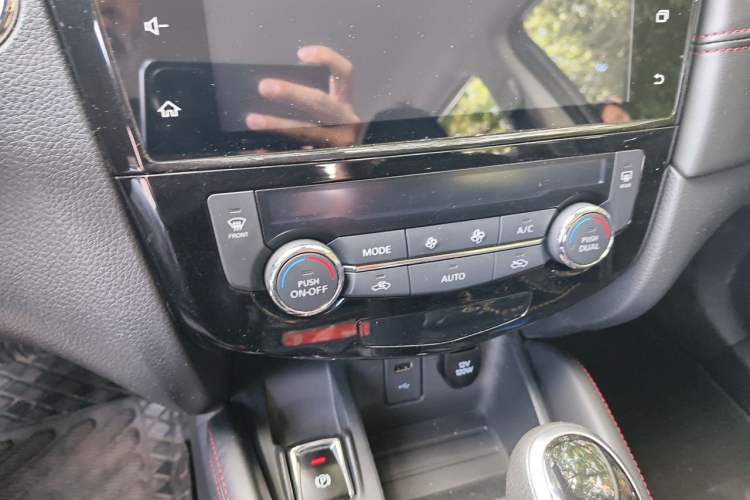 Used Nissan Qashqai 2023 Classic 2.0L CVT XV Comfort Edition Audio And AC Panel