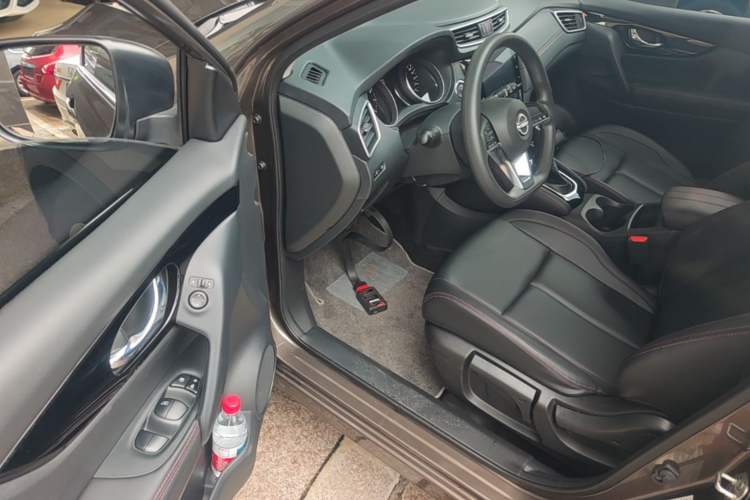 Used Nissan Qashqai 2023 Classic 2.0L CVT XV Comfort Edition Driver Seat
