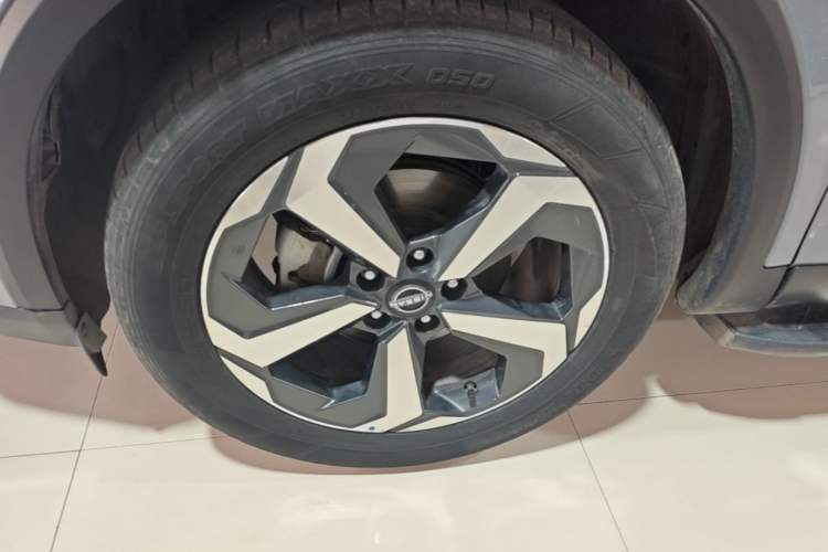 Used Nissan Qashqai 2023 1.3T CVT Luxury Edition Left Front Wheel Hub