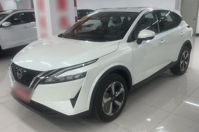 Ojetý Nissan Qashqai 2023 1.3T CVT Luxury Edition