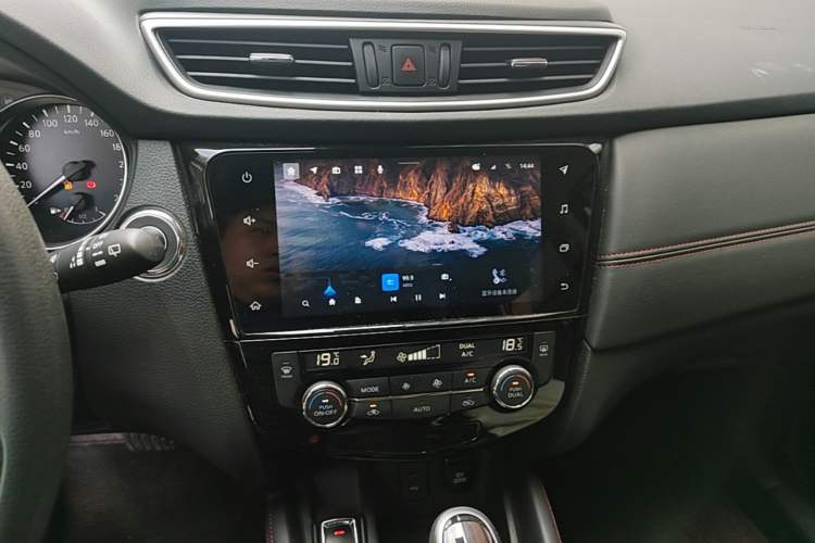 Used Nissan Qashqai 2023 Classic 2.0L CVT XV Comfort Edition Audio And AC Panel