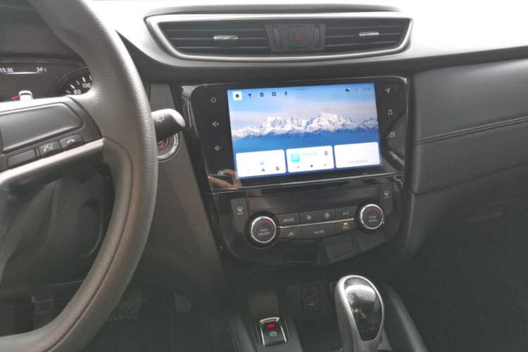 Used Nissan Qashqai 2023 Classic 2.0L CVT XV Comfort Edition Audio And AC Panel