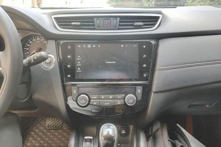 Used Nissan Qashqai 2023 Classic 2.0L CVT XV Comfort Edition Audio And AC Panel