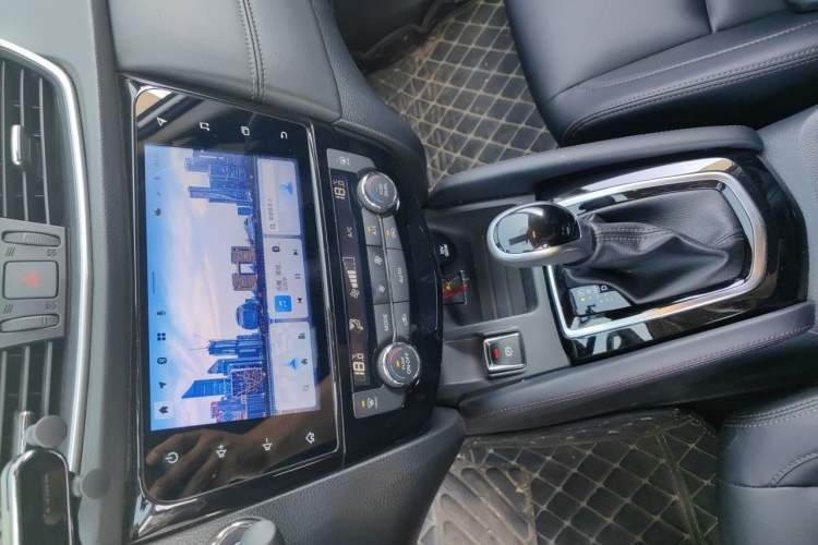 Used Nissan Qashqai 2023 Classic 2.0L CVT XV Comfort Edition Audio And AC Panel
