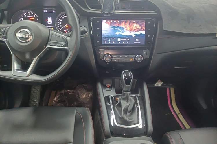 Used Nissan Qashqai 2023 Classic 2.0L CVT XV Comfort Edition Audio And AC Panel