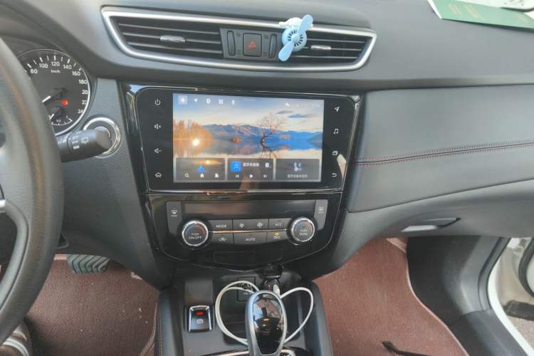 Used Nissan Qashqai 2023 Classic 2.0L CVT XV Comfort Edition Audio And AC Panel