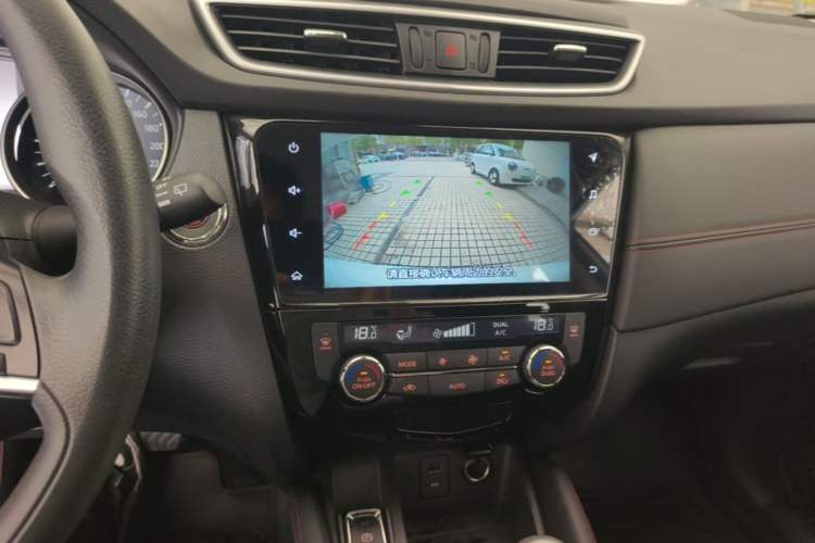 Used Nissan Qashqai 2023 Classic 2.0L CVT XV Comfort Edition Audio And AC Panel