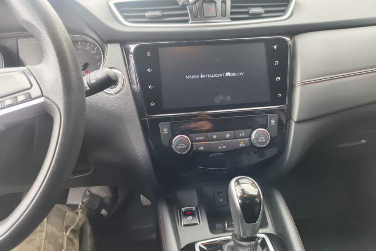 Used Nissan Qashqai 2023 Classic 2.0L CVT XV Comfort Edition Audio And AC Panel