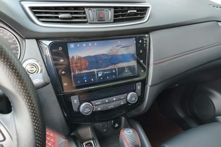 Used Nissan Qashqai 2023 Classic 2.0L CVT XV Comfort Edition Audio And AC Panel