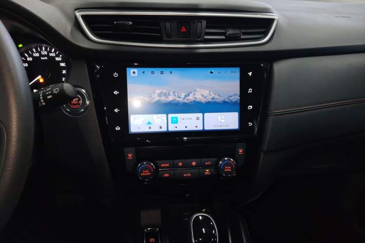 Used Nissan Qashqai 2023 Classic 2.0L CVT XV Comfort Edition Audio And AC Panel