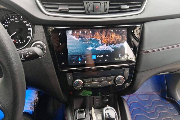 Used Nissan Qashqai 2023 Classic 2.0L CVT XV Comfort Edition Audio And AC Panel
