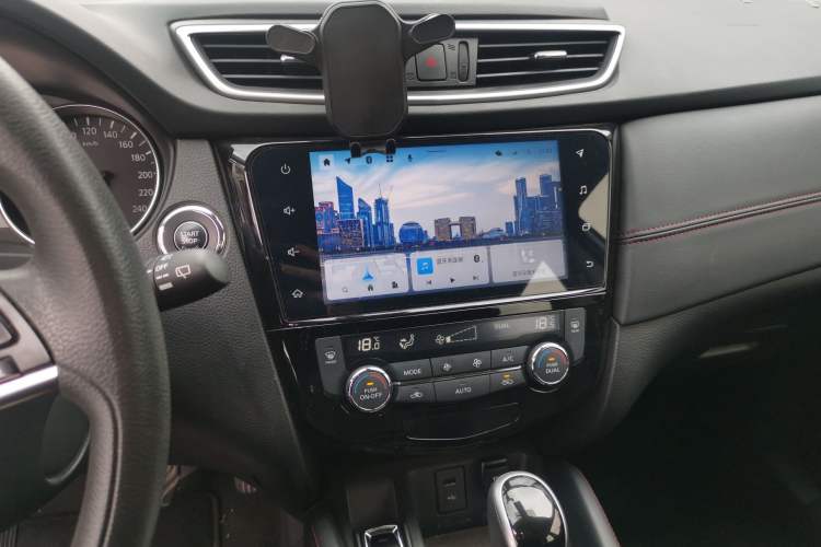 Used Nissan Qashqai 2023 Classic 2.0L CVT XV Comfort Edition Audio And AC Panel
