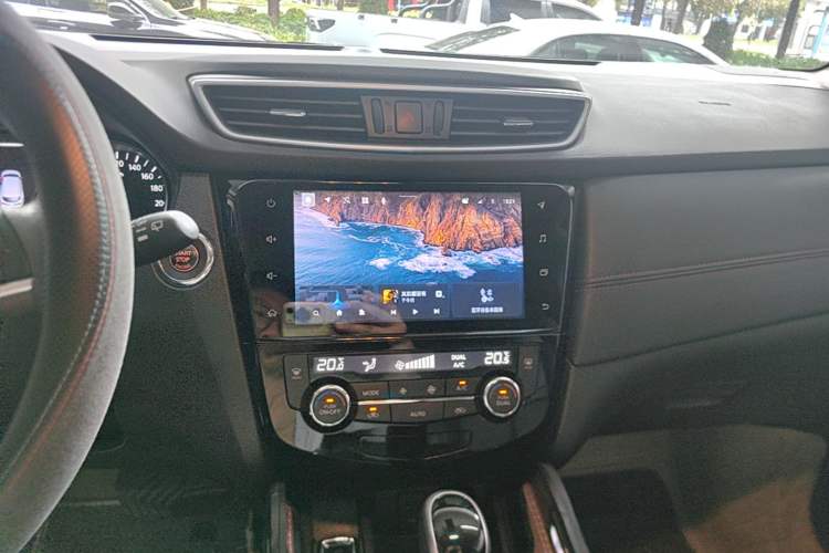 Used Nissan Qashqai 2023 Classic 2.0L CVT XV Comfort Edition Audio And AC Panel