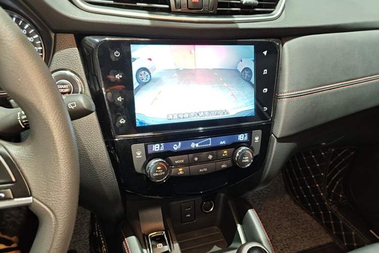 Used Nissan Qashqai 2023 Classic 2.0L CVT XV Comfort Edition Audio And AC Panel