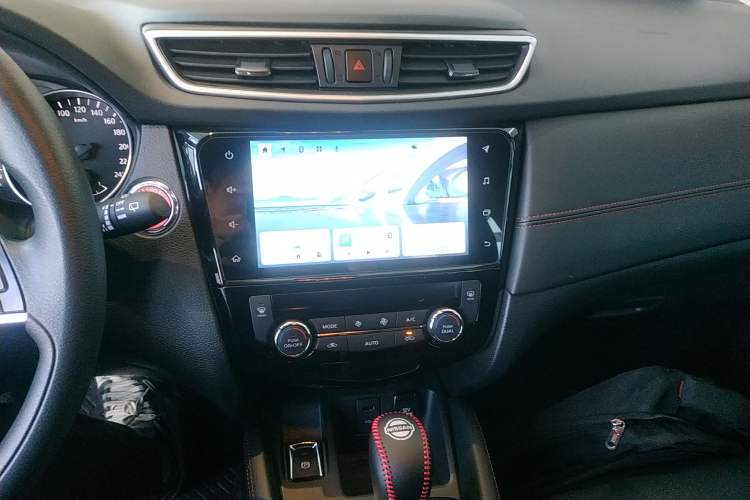 Used Nissan Qashqai 2023 Classic 2.0L CVT XV Comfort Edition Audio And AC Panel