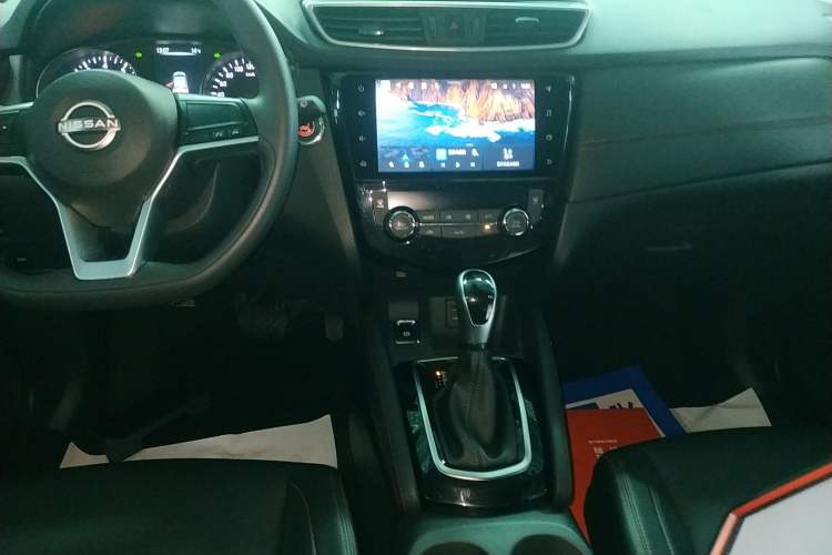 Used Nissan Qashqai 2023 Classic 2.0L CVT XV Comfort Edition Audio And AC Panel