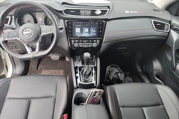 Used Nissan Qashqai 2023 Classic 2.0L CVT XV Comfort Edition Audio And AC Panel