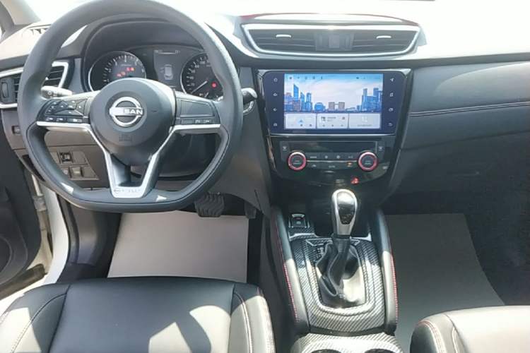 Used Nissan Qashqai 2023 Classic 2.0L CVT XV Comfort Edition Audio And AC Panel