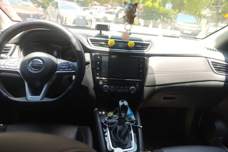 Used Nissan Qashqai 2023 Classic 2.0L CVT XV Prem. Smart Enjoyment Edition Center Console
