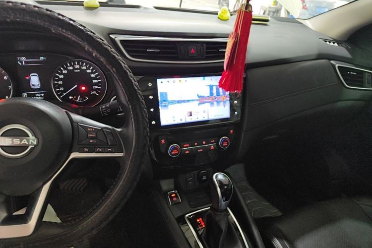 Used Nissan Qashqai 2023 Classic 2.0L CVT XV Prem. Smart Enjoyment Edition Center Console