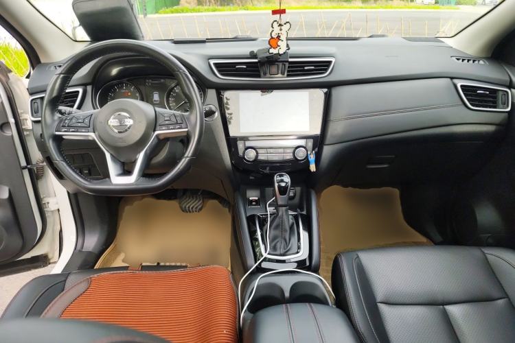 Used Nissan Qashqai 2023 Classic 2.0L CVT XV Prem. Smart Enjoyment Edition Center Console