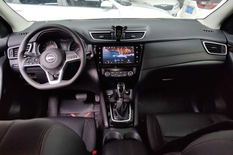 Used Nissan Qashqai 2023 Classic 2.0L CVT XV Comfort Edition Center Console
