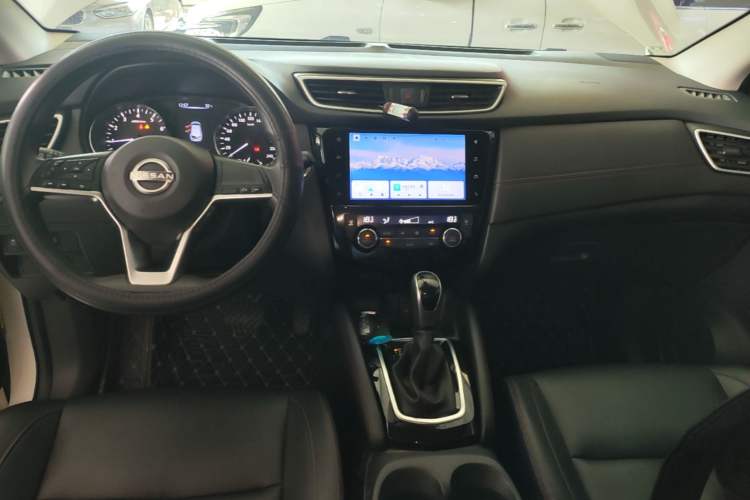 Used Nissan Qashqai 2023 Classic 2.0L CVT XV Comfort Edition Center Console