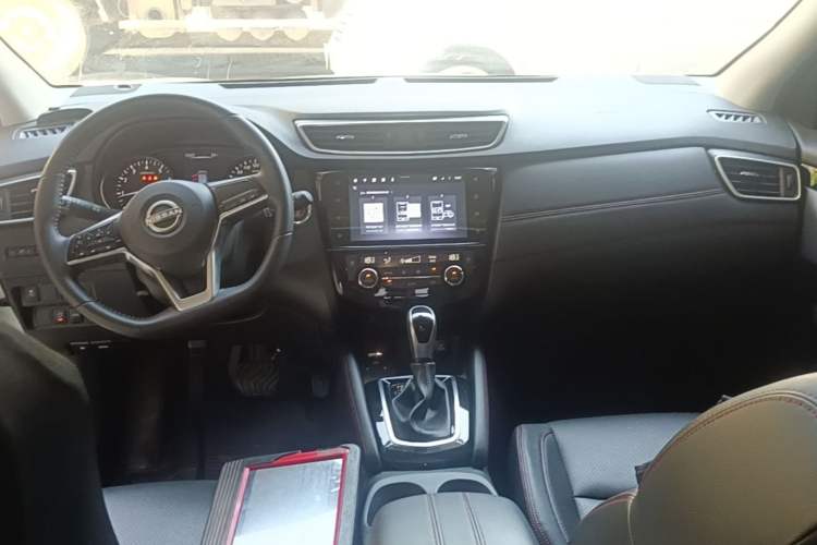 Used Nissan Qashqai 2023 Classic 2.0L CVT XV+ Leading Edition Center Console