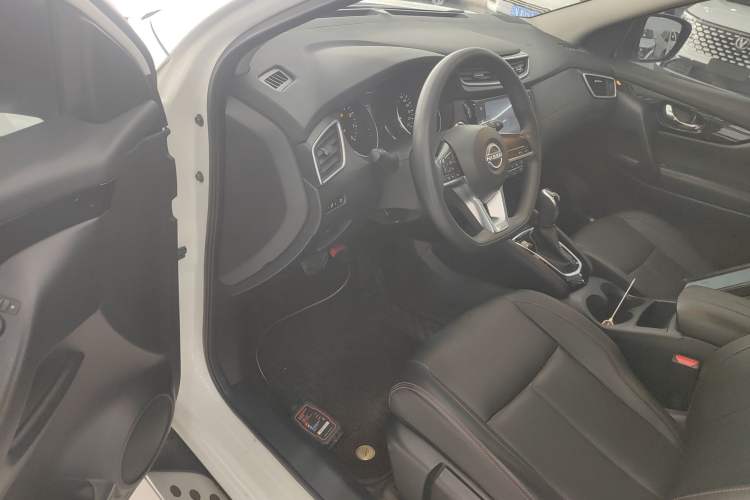 Used Nissan Qashqai 2023 Classic 2.0L CVT XV Comfort Edition Driver Seat