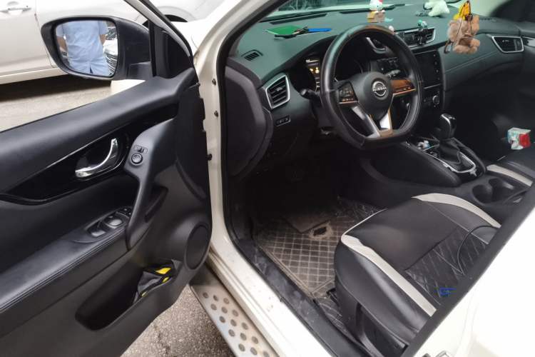 Used Nissan Qashqai 2023 Classic 2.0L CVT XV Comfort Edition Driver Seat