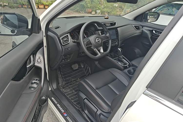 Used Nissan Qashqai 2023 Classic 2.0L CVT XV Comfort Edition Driver Seat