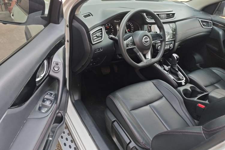 Used Nissan Qashqai 2023 Classic 2.0L CVT XV Comfort Edition Driver Seat