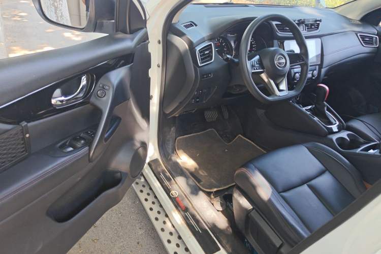 Used Nissan Qashqai 2023 Classic 2.0L CVT XV Comfort Edition Driver Seat