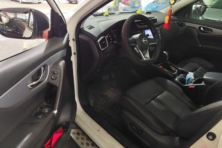 Used Nissan Qashqai 2023 Classic 2.0L CVT XV Prem. Smart Enjoyment Edition Driver Seat