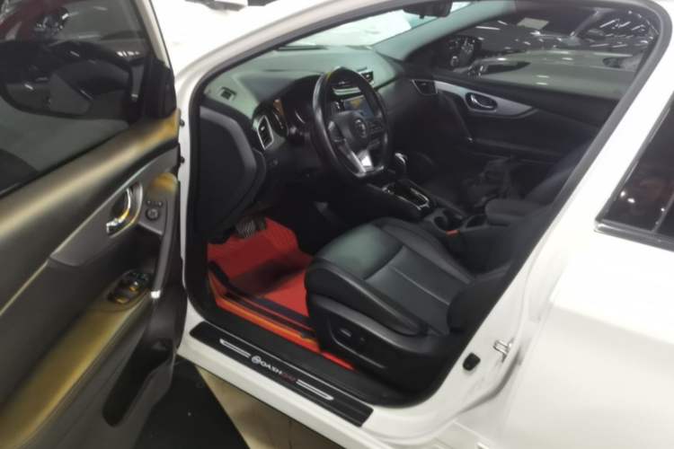 Used Nissan Qashqai 2023 Classic 2.0L CVT XV Prem. Smart Enjoyment Edition Driver Seat