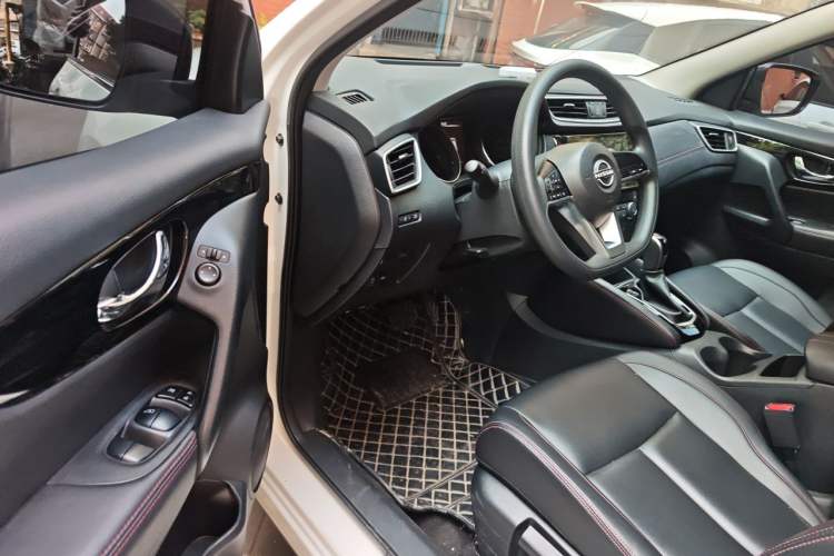 Used Nissan Qashqai 2023 Classic 2.0L CVT XV Comfort Edition Driver Seat