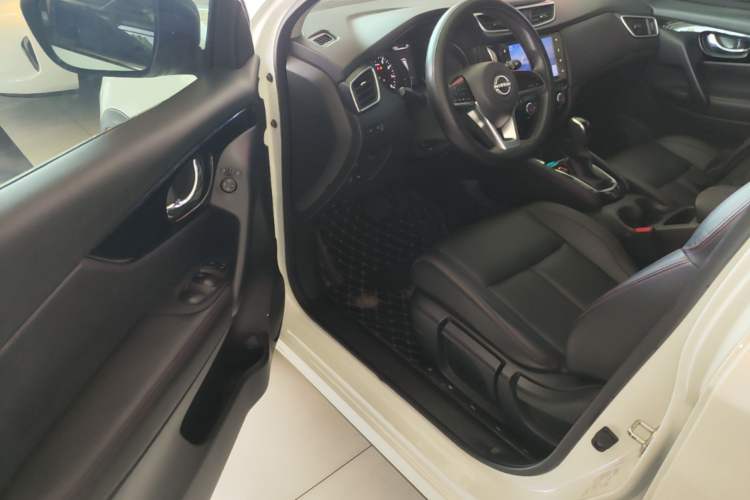 Used Nissan Qashqai 2023 Classic 2.0L CVT XV Comfort Edition Driver Seat