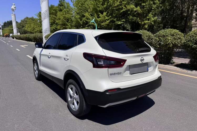 Used Nissan Qashqai 2023 Classic 2.0L CVT XV Comfort Edition Exterior 3