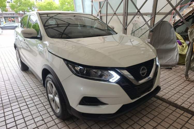 Used Nissan Qashqai 2023 Classic 2.0L CVT XV Comfort Edition Front Right 45 Deg