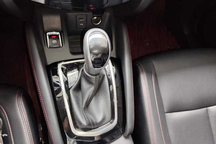 Used Nissan Qashqai 2023 Classic 2.0L CVT XV Comfort Edition Gear Lever
