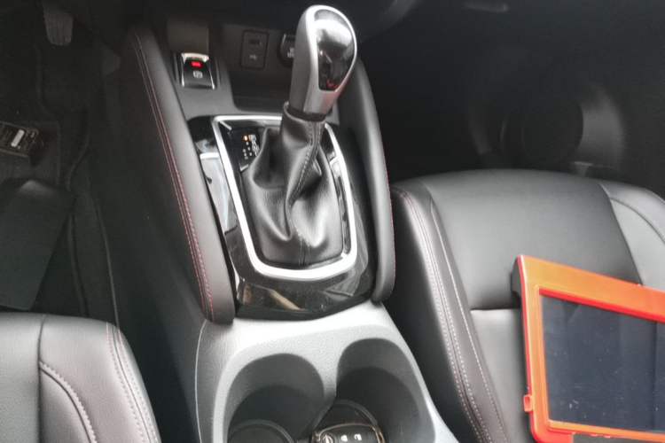 Used Nissan Qashqai 2023 Classic 2.0L CVT XV Comfort Edition Gear Lever